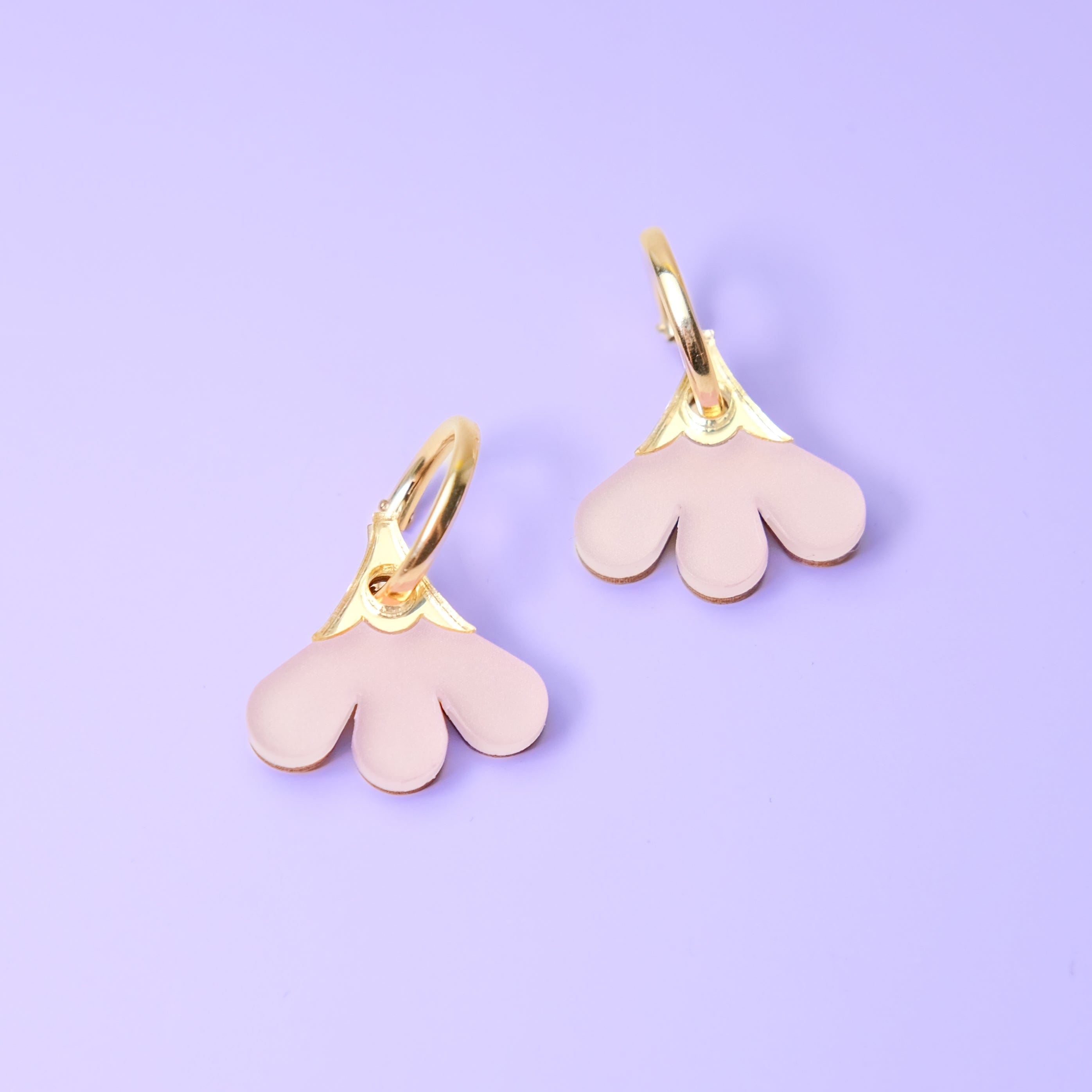 Cute and dainty Baby daisy gold-filled hoop earrings #color_mauve