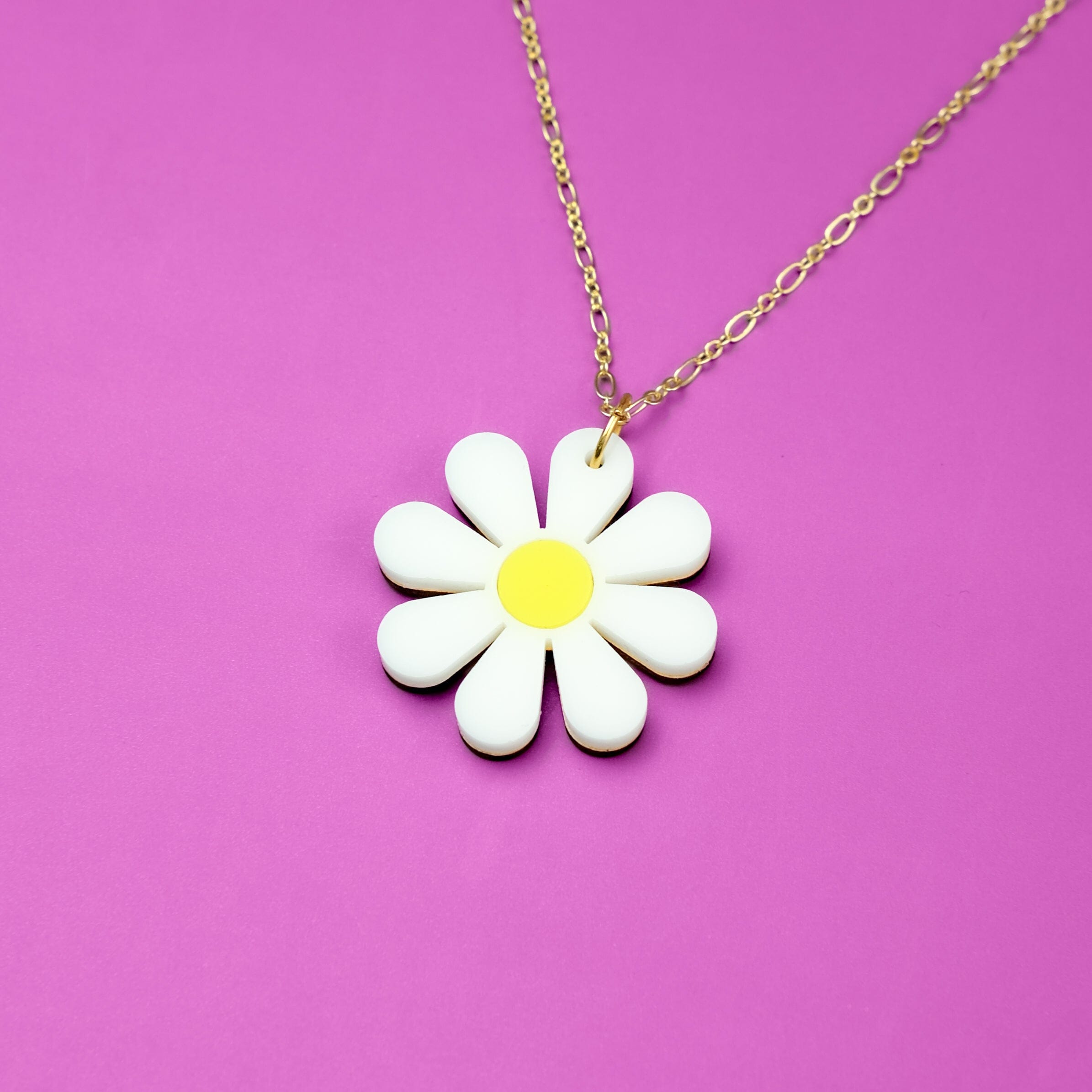 daisy pendant necklace