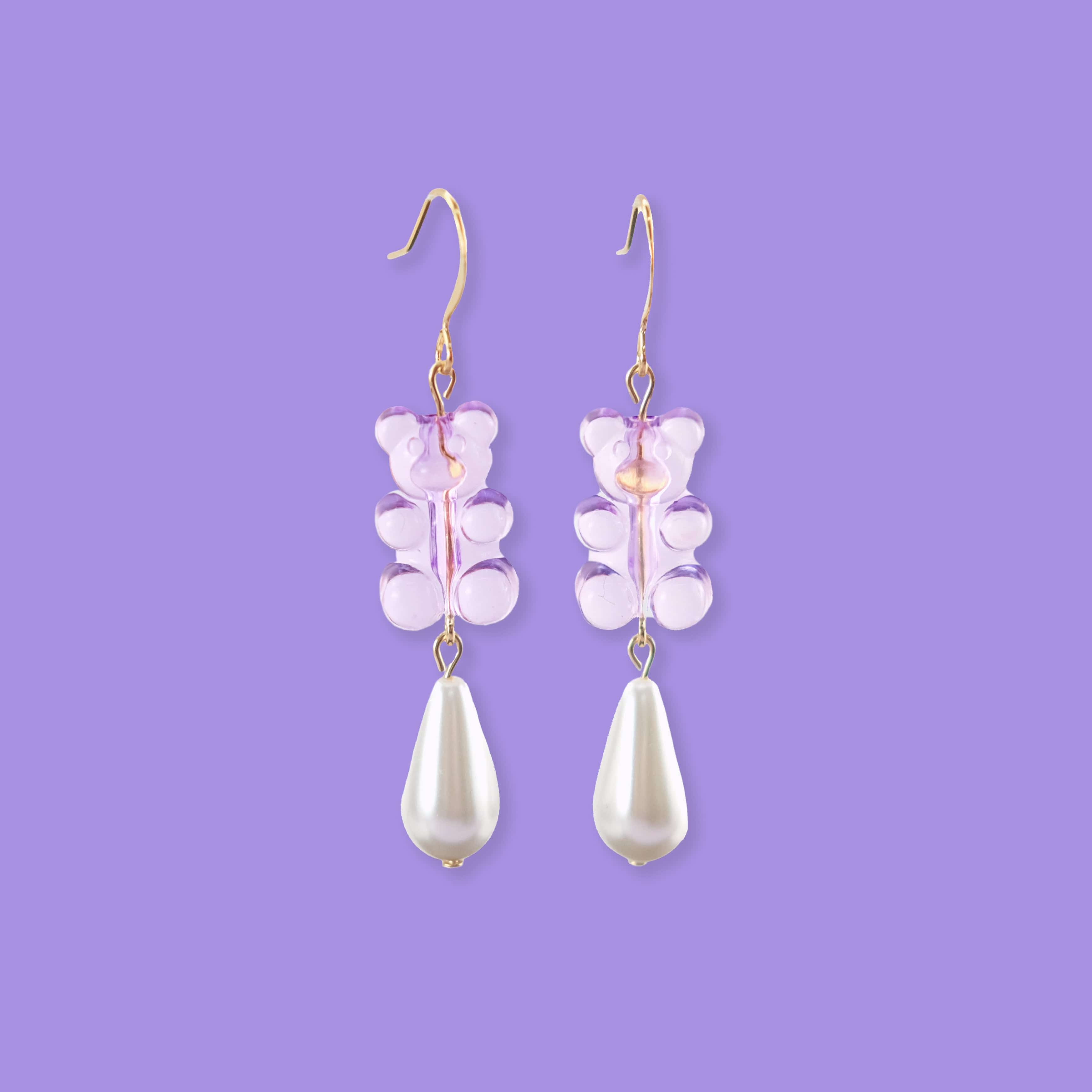 Nostalgic, cute and classy gummy bear dangly earrings with elegant pearl drops #color_lavender
